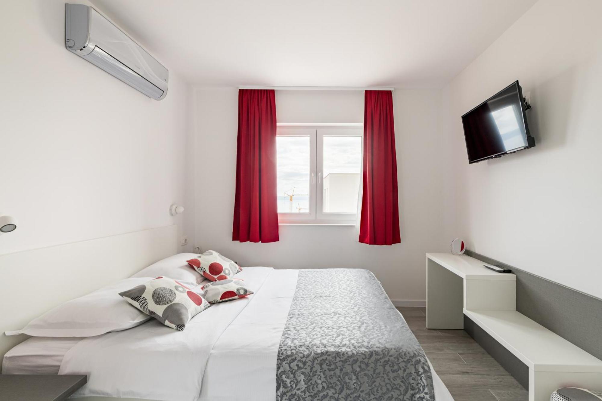 Vila Ferias In Makarska, With Private Pool *