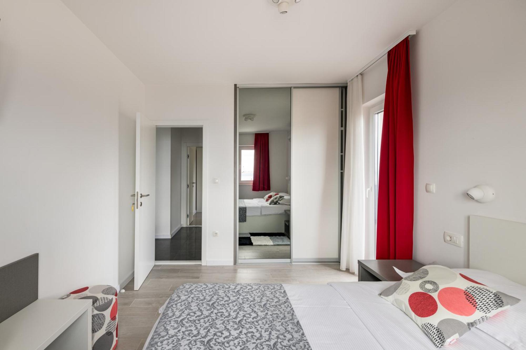 Ferias In Makarska, With Private Pool Vila *